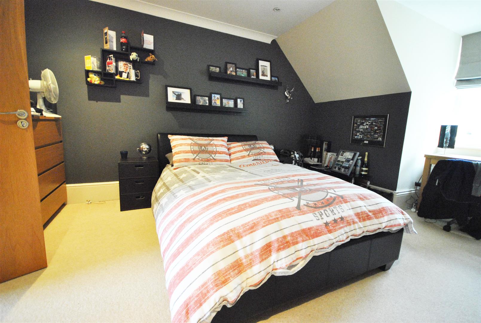 4 Bedrooms, House - Detached